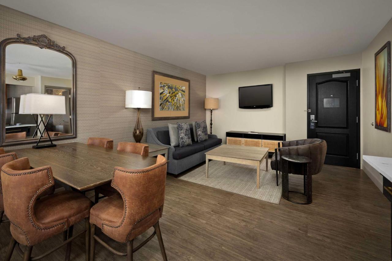 Homewood Suites By Hilton At The Waterfront Вічіта Екстер'єр фото