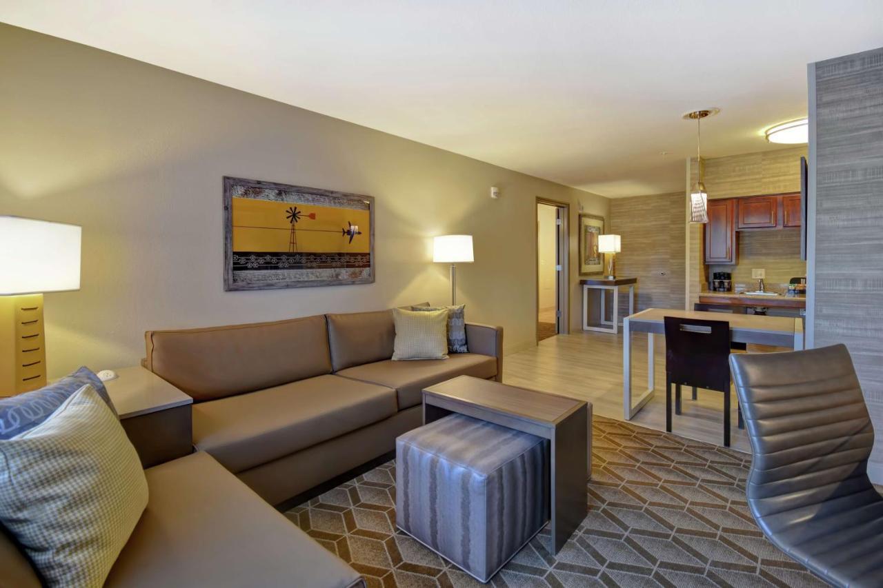 Homewood Suites By Hilton At The Waterfront Вічіта Екстер'єр фото