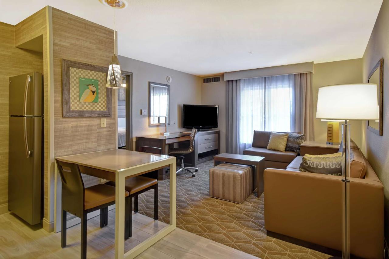 Homewood Suites By Hilton At The Waterfront Вічіта Екстер'єр фото