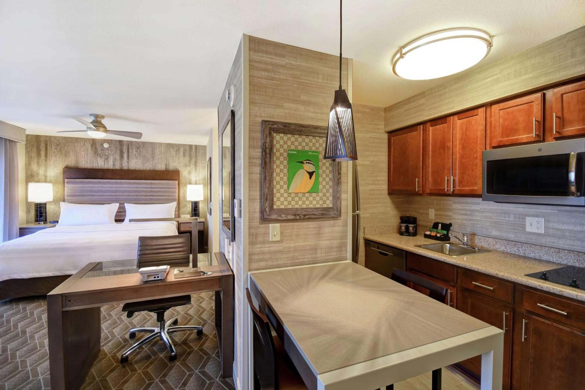 Homewood Suites By Hilton At The Waterfront Вічіта Екстер'єр фото