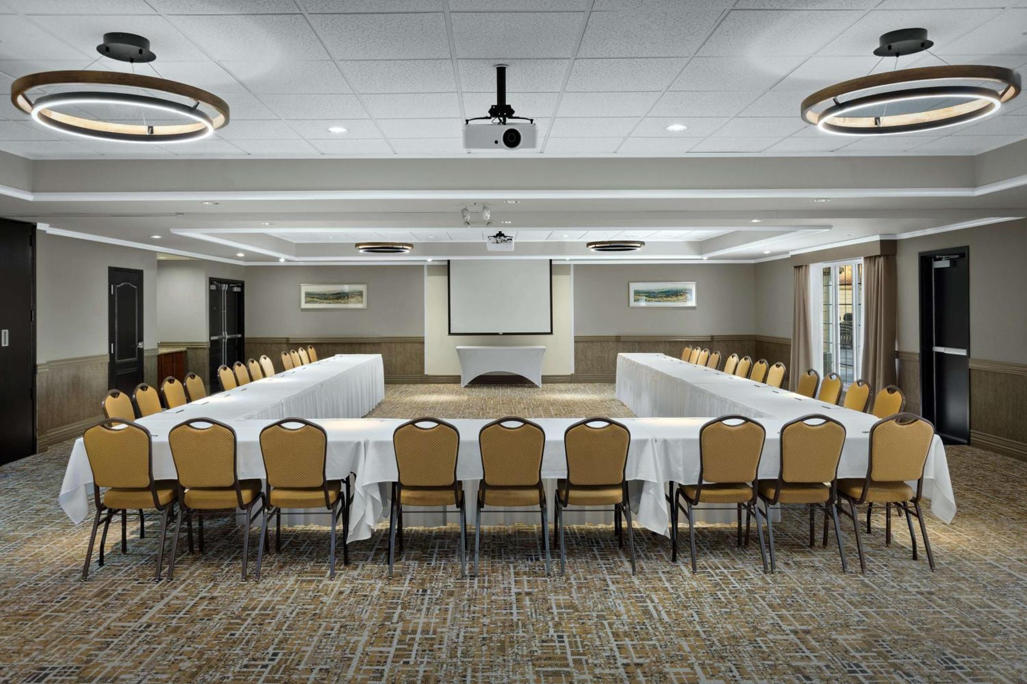 Homewood Suites By Hilton At The Waterfront Вічіта Екстер'єр фото