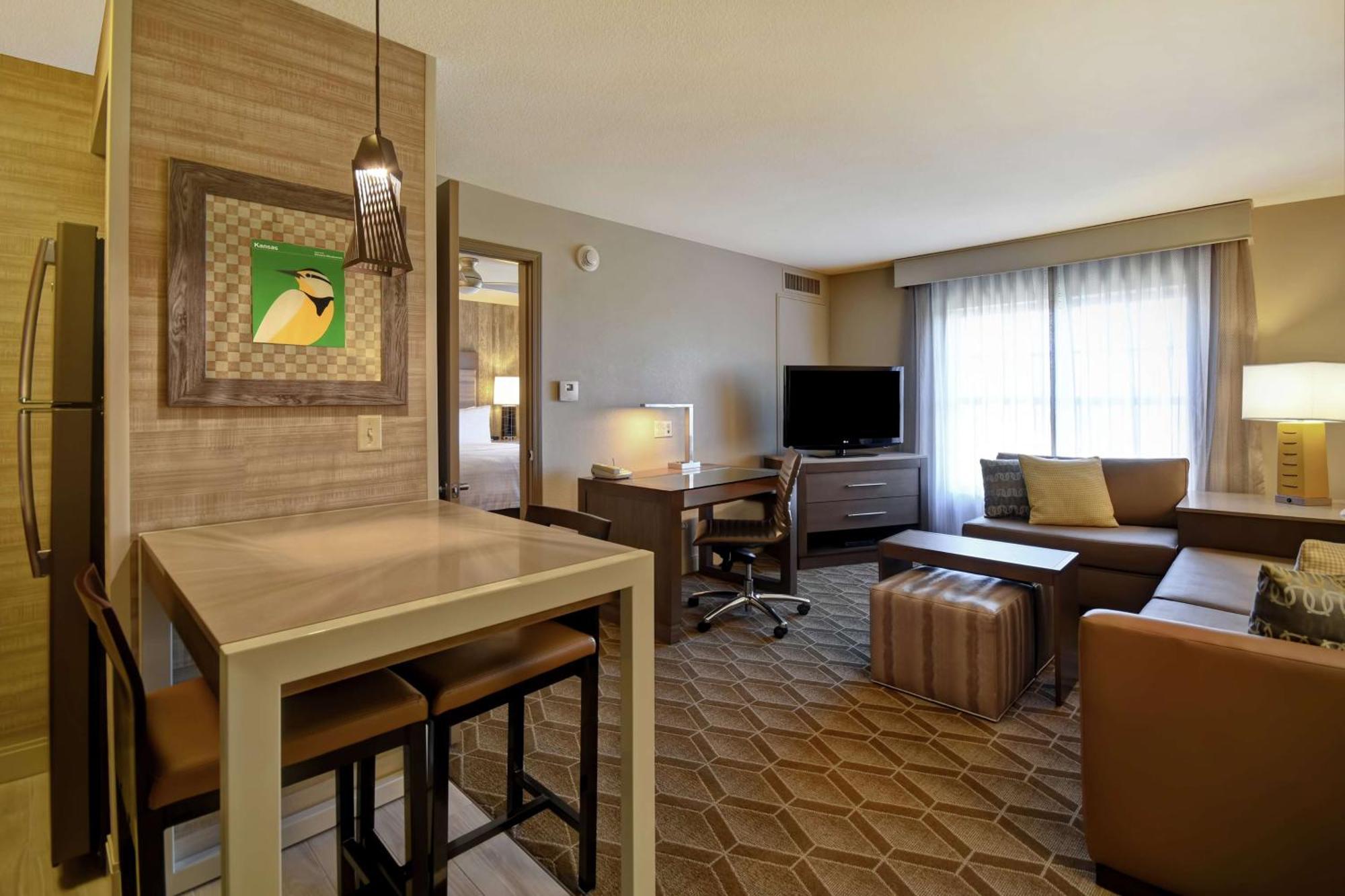 Homewood Suites By Hilton At The Waterfront Вічіта Екстер'єр фото