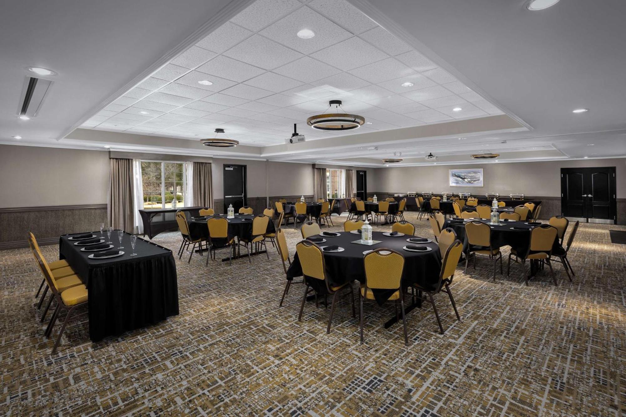 Homewood Suites By Hilton At The Waterfront Вічіта Екстер'єр фото