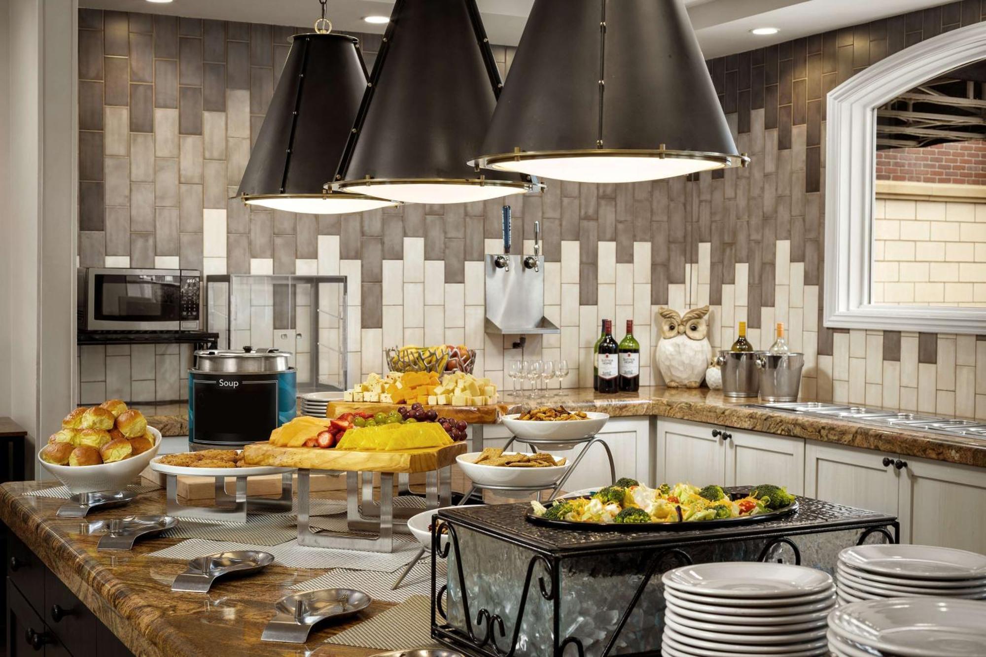 Homewood Suites By Hilton At The Waterfront Вічіта Екстер'єр фото
